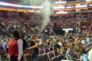 M_zriteli_v_zale_4393